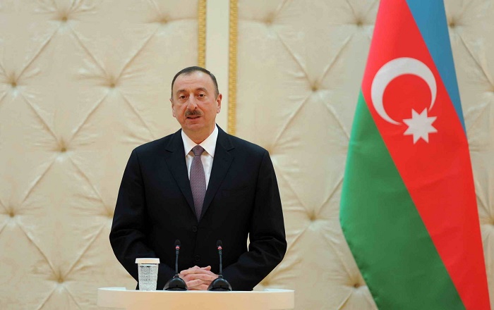 Алиев поздравил Бинали Йылдырыма